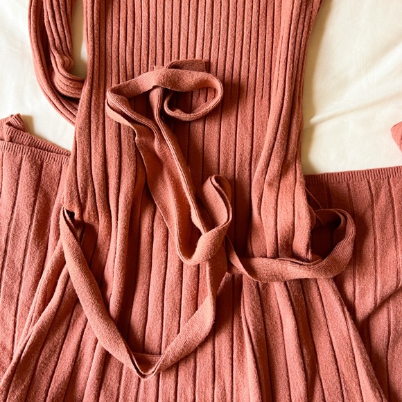 (btq) rust red ribbed long sleeve bodycon tie waist knit midi dress women’s sz M - Picture 4 of 10